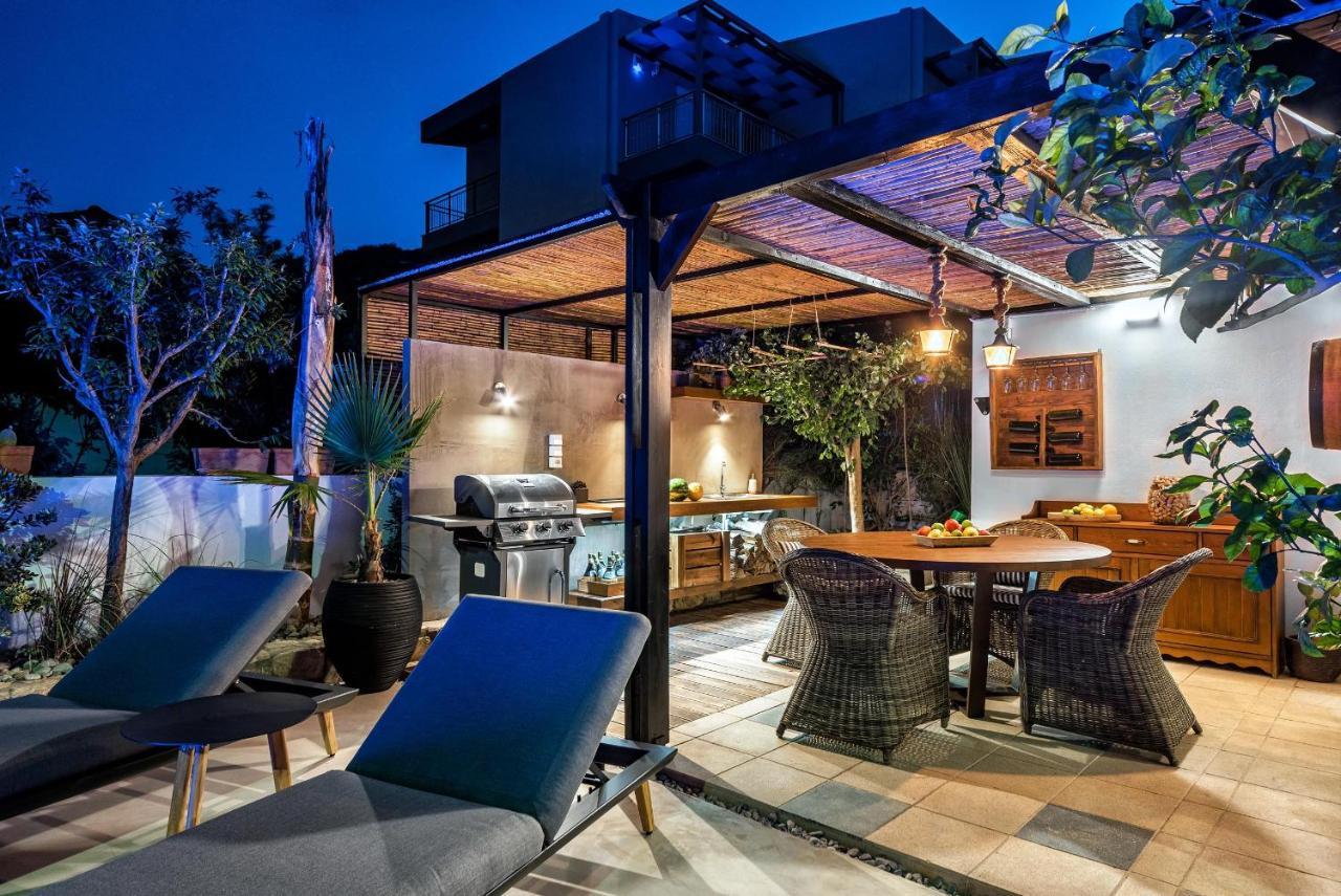 Halo Ligaria Suite 100M Next To The Beach With Private Pool Exterior photo
