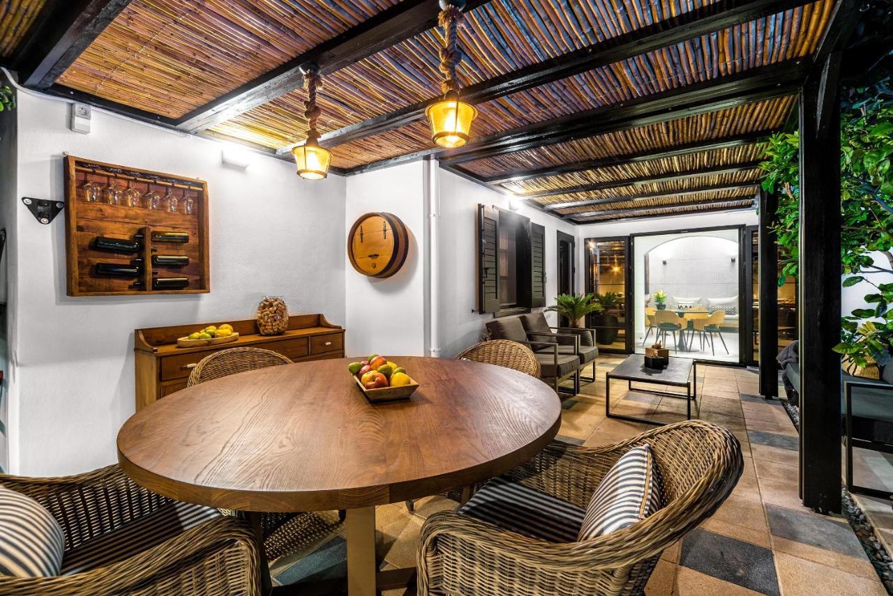 Halo Ligaria Suite 100M Next To The Beach With Private Pool Exterior photo